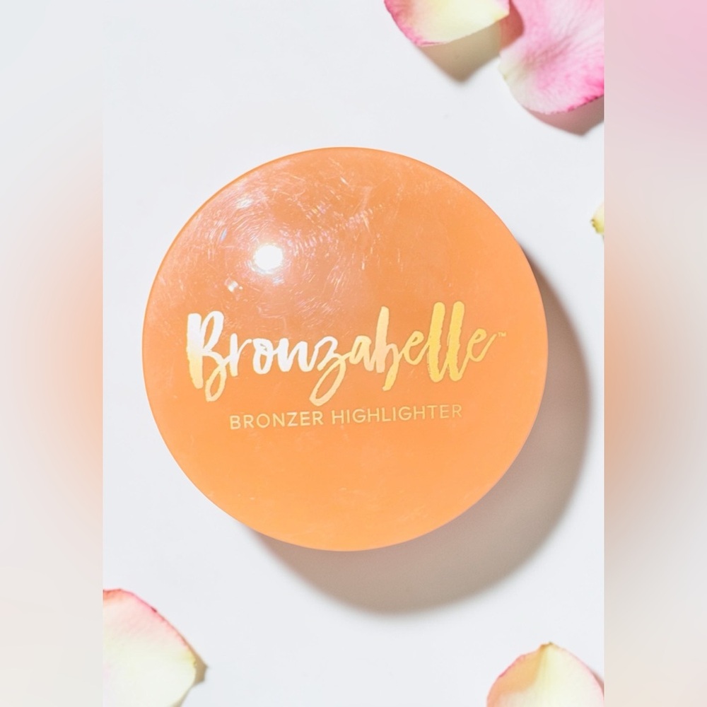 Belle Beauty Bronzabelle Bronzer “Ray of Sunshine” Face Powder Compact